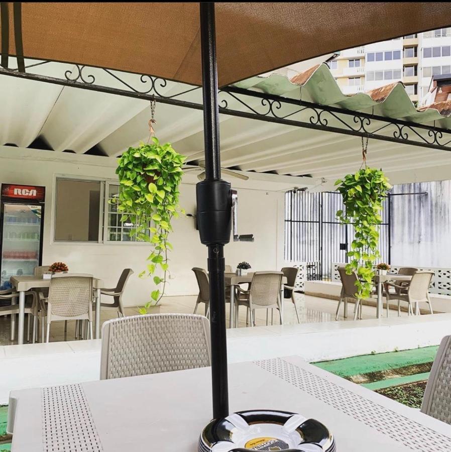 Hostal Familiar Carmencita Panama City Ngoại thất bức ảnh